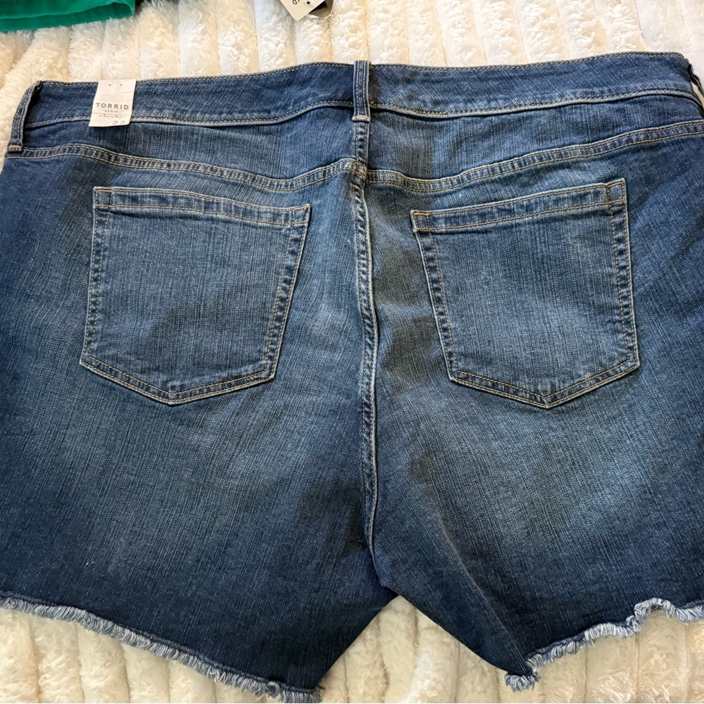 Torrid Jean shorts set of 2 size 22 - Picture 2 of 4